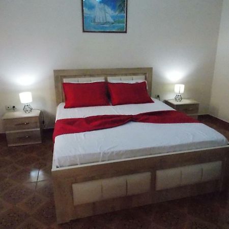 סרנדה Apartment Dejvi מראה חיצוני תמונה