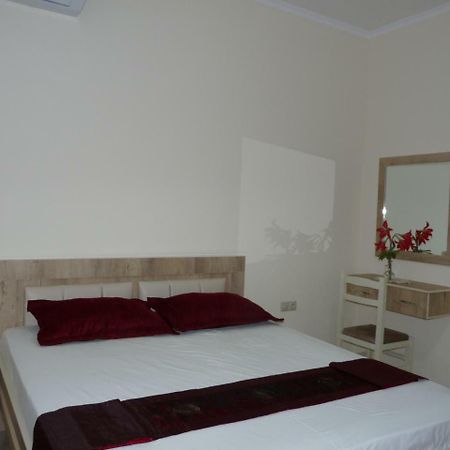 סרנדה Apartment Dejvi מראה חיצוני תמונה