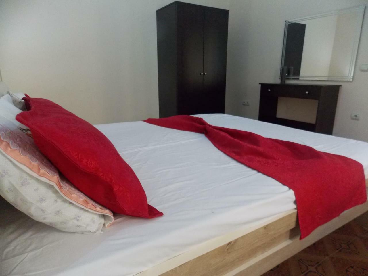 סרנדה Apartment Dejvi מראה חיצוני תמונה