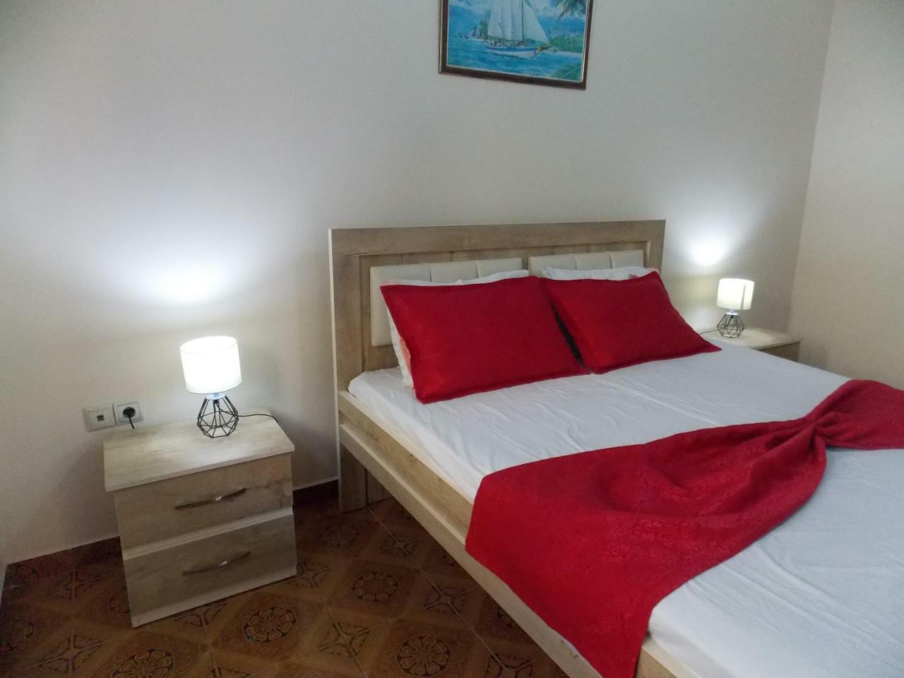 סרנדה Apartment Dejvi מראה חיצוני תמונה