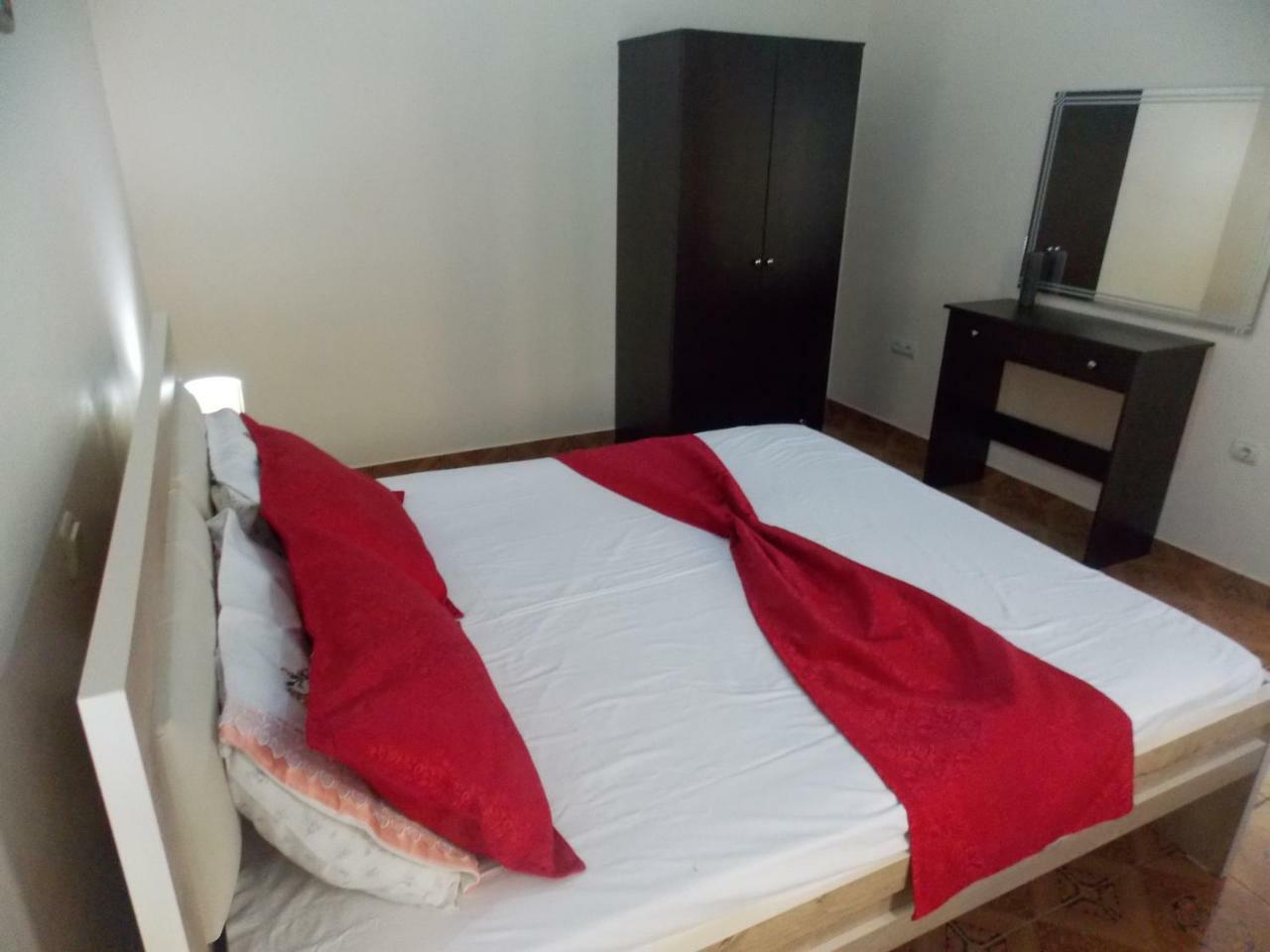 סרנדה Apartment Dejvi מראה חיצוני תמונה