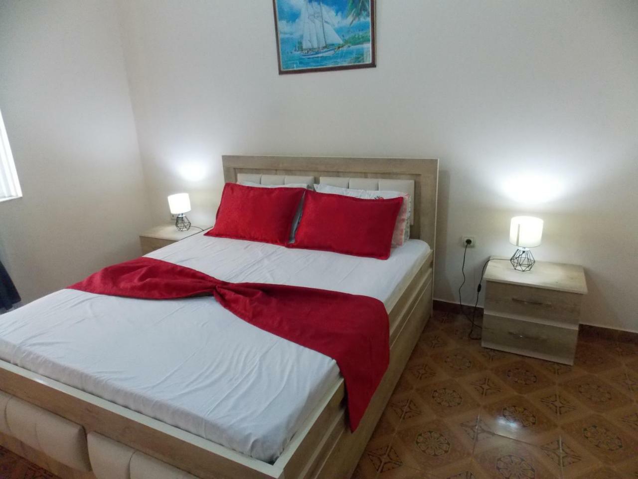 סרנדה Apartment Dejvi מראה חיצוני תמונה