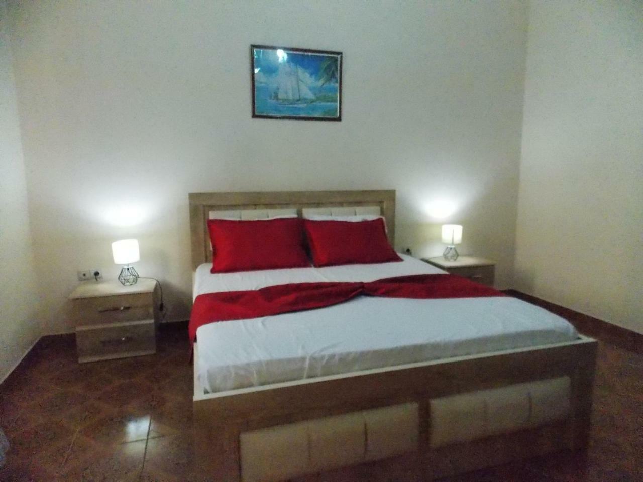 סרנדה Apartment Dejvi מראה חיצוני תמונה