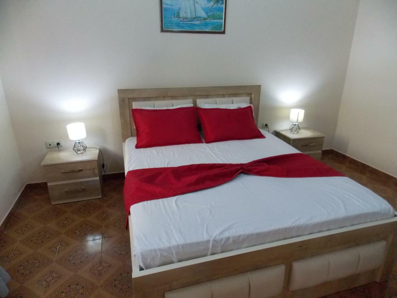 סרנדה Apartment Dejvi מראה חיצוני תמונה