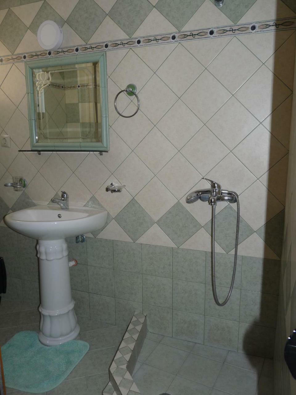 סרנדה Apartment Dejvi מראה חיצוני תמונה