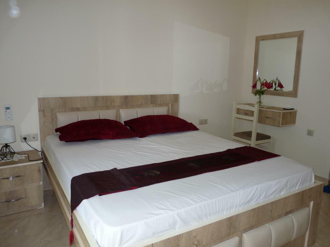 סרנדה Apartment Dejvi מראה חיצוני תמונה