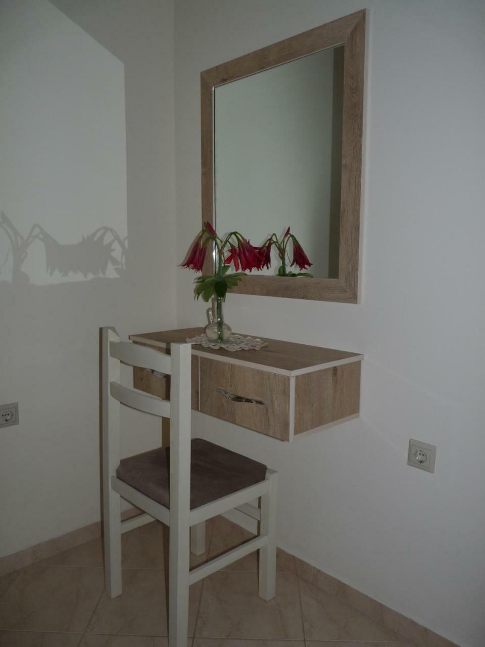 סרנדה Apartment Dejvi מראה חיצוני תמונה